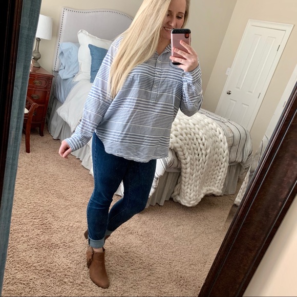 🎉HP🎉 Chaps Blue & White Striped Top Size XL - Picture 11 of 11